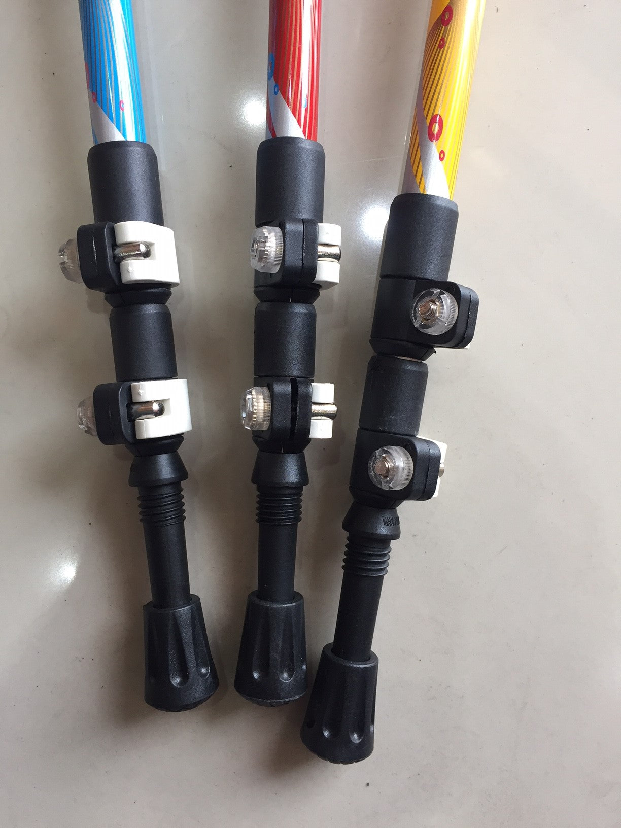 https://cdn.shopify.com/s/files/1/0270/9051/8064/products/Baston_Trekking_lux_4.jpg?v=1576856428